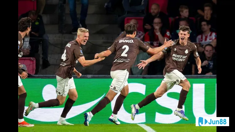 Hình ảnh hành động trong trận PSV vs Royale Union SG Hình ảnh hành động trong trận PSV vs Royale Union SG